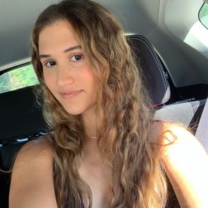 Meet your Posher, Melanie